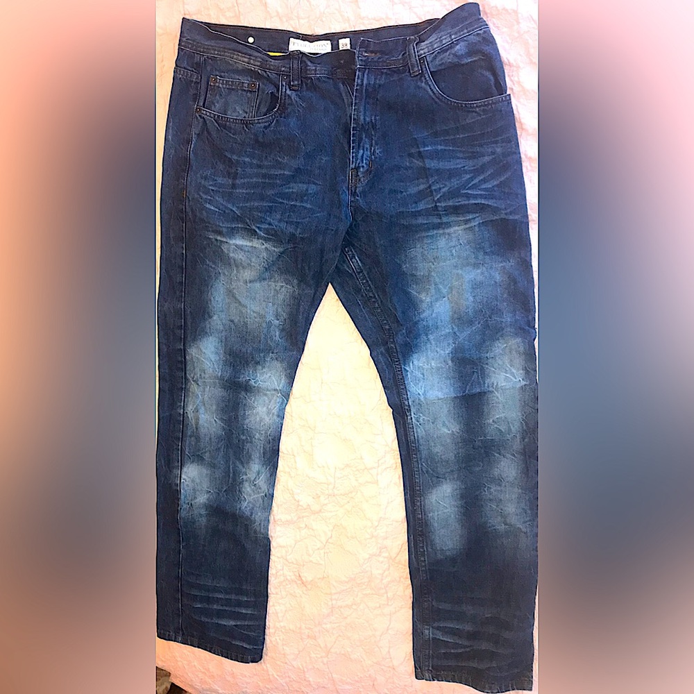 Evolution in Design men's distressed blue jeans size 38x34